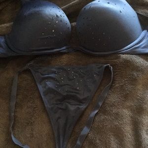 Victoria’s Secret bra set